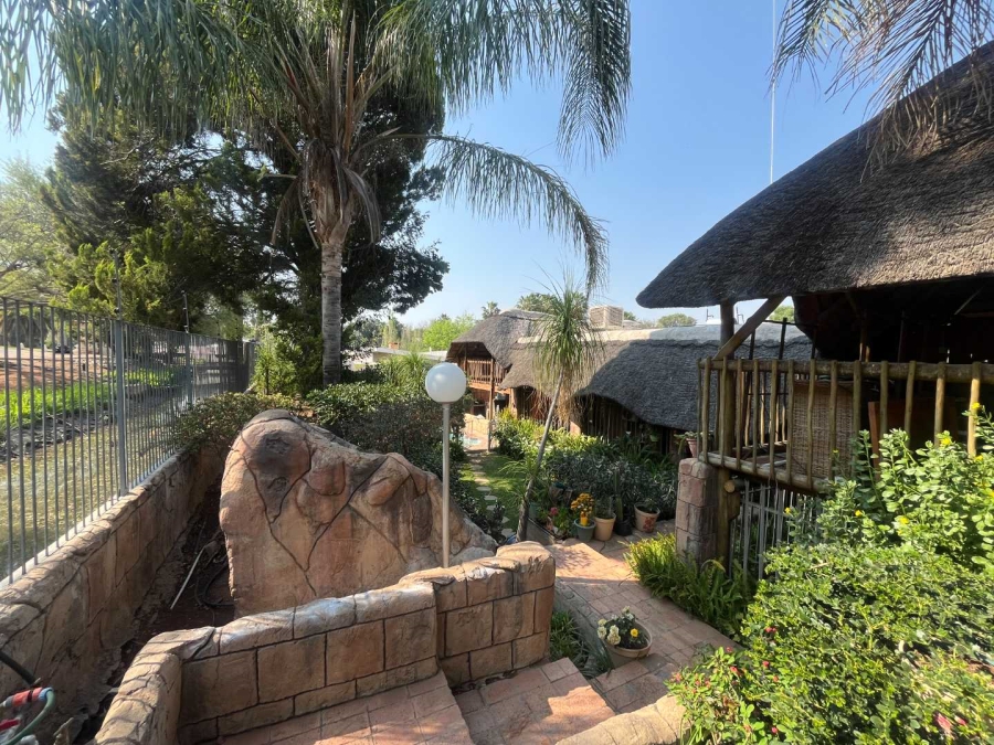 5 Bedroom Property for Sale in Die Rand Northern Cape